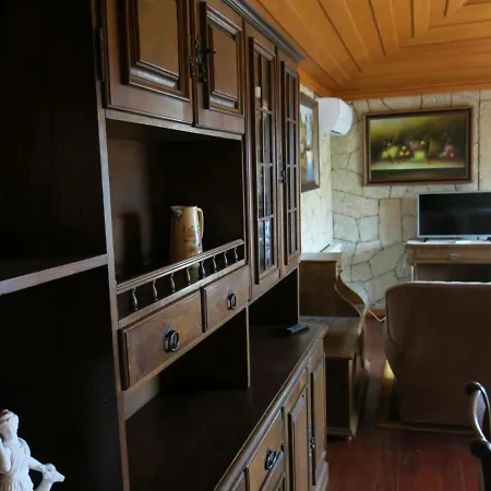 Impeccable 2-bed House In Σπίτι διακοπών *