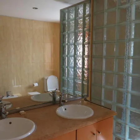 Impeccable 2-bed House In